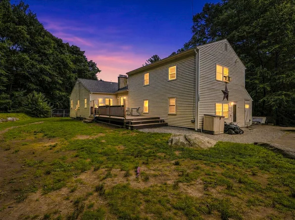 188 Maple St, Douglas, MA 01516