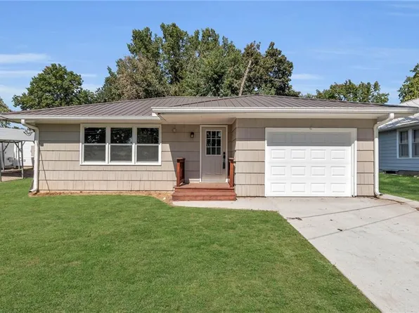 512 W 6th St, Carrollton, MO 64633