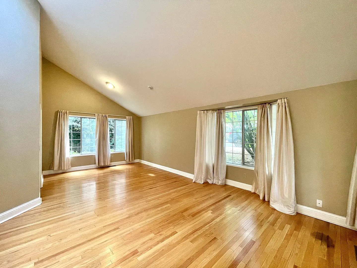 Great Home For Rent — Photo 3