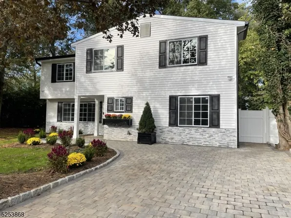 213 Henmarken Dr, Northvale Boro, NJ 07647