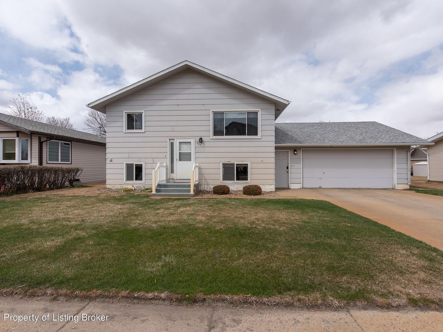 523 7th St E, Dickinson, ND 58601 Zillow