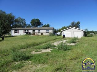 2009 NE Meriden Rd, Topeka, KS 66608