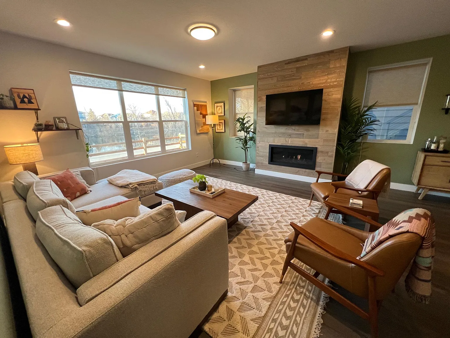 3 bed, 1920 sqft, $3,600 — Photo 1