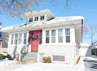 618 Chester Ave, Elgin, IL 60120