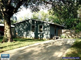 1817 Custer Rd, Junction City, KS 66441