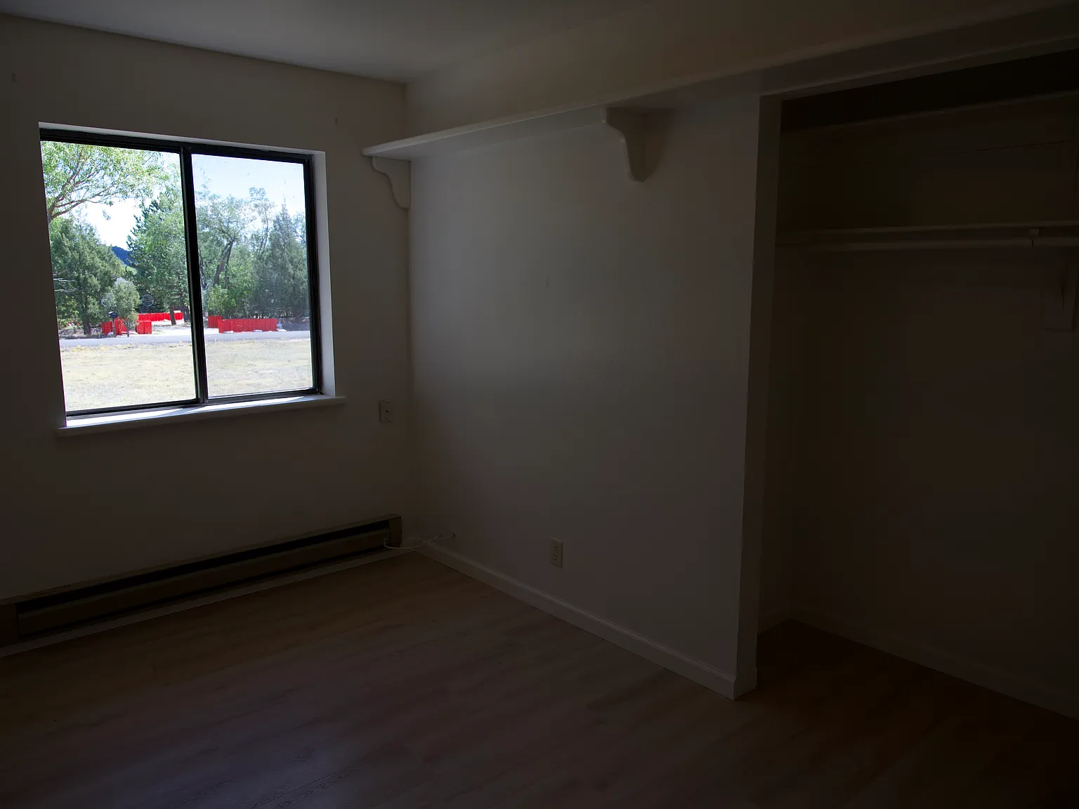 3 bed, 1900 sqft, $3,100 — Photo 2