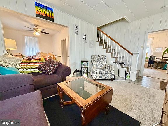 2nd image of 817 Woodlane Rd