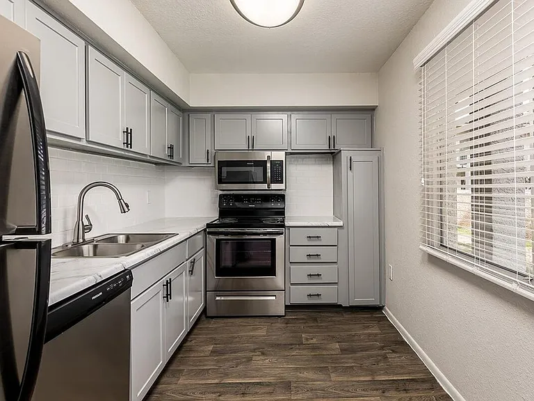 The Lennox at Tempe — Photo 16