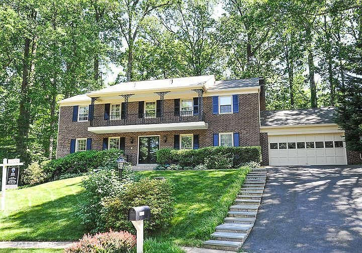1st image of 8919 Lynnhurst Dr