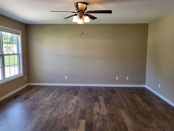 3rd image of 804 Boyd Ave