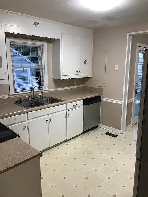 3 bed, 1280 sqft, $1,500 — Photo 2