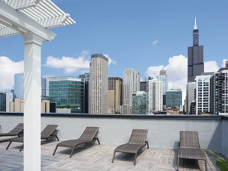 Luxe Suites Chicago Luxury Apartments — Photo 49
