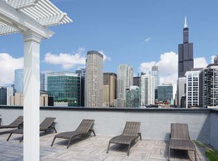 2401 W Wabansia Ave #401, Chicago, IL 60647