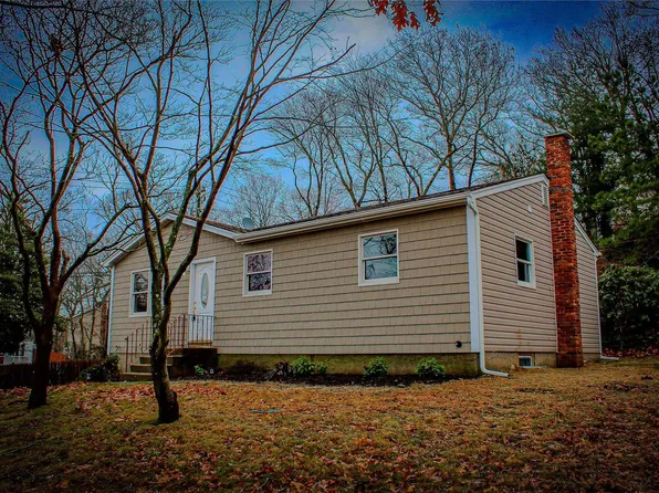 1 Woodhaven Drive, Sound Beach, NY 11789