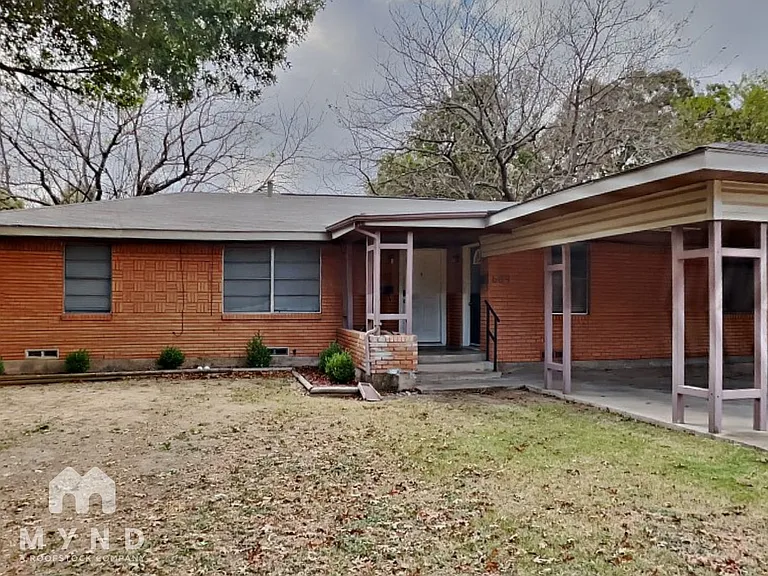 609 John Arden Dr — Photo 11