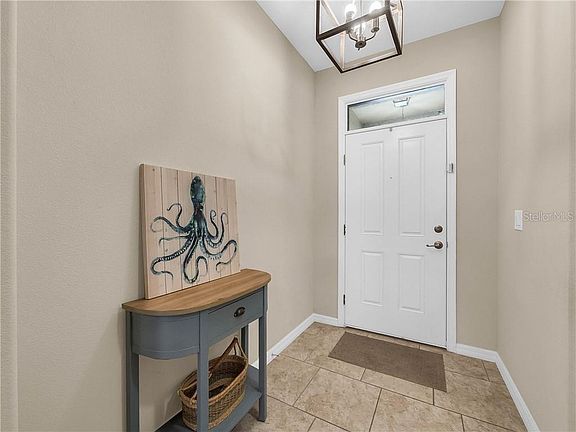 3rd image of 644 E Victoria Trails Blvd