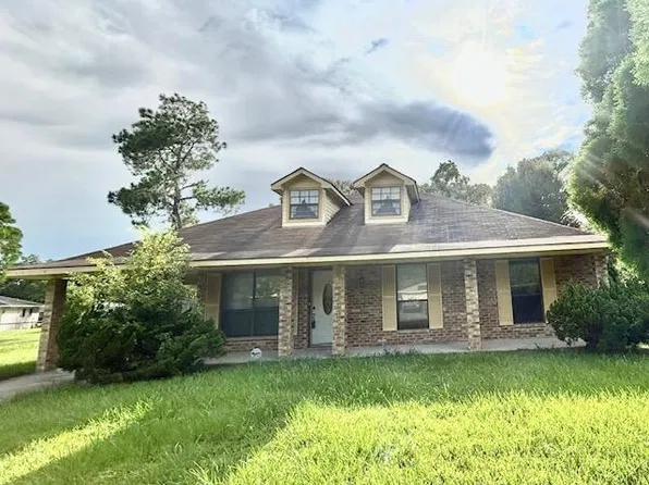 6777 Oak Park Dr, Baton Rouge, LA 70812