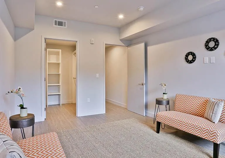 727 Wilcox Ave #305 — Photo 8