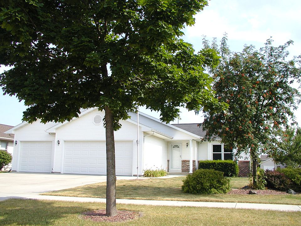 1st image of 990 Bluehill Ave