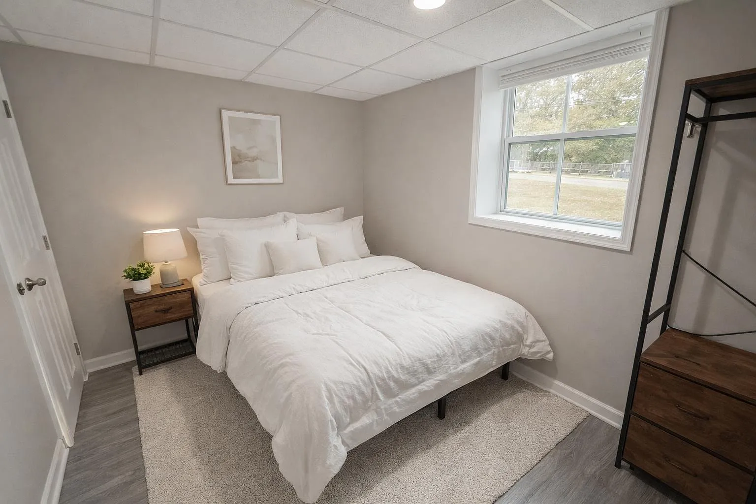 4 bed, 4.0 bath, 2400 sqft, $1,087 — Photo 1
