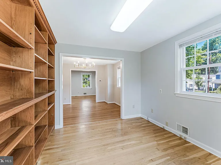 1005 N Lebanon St — Photo 9