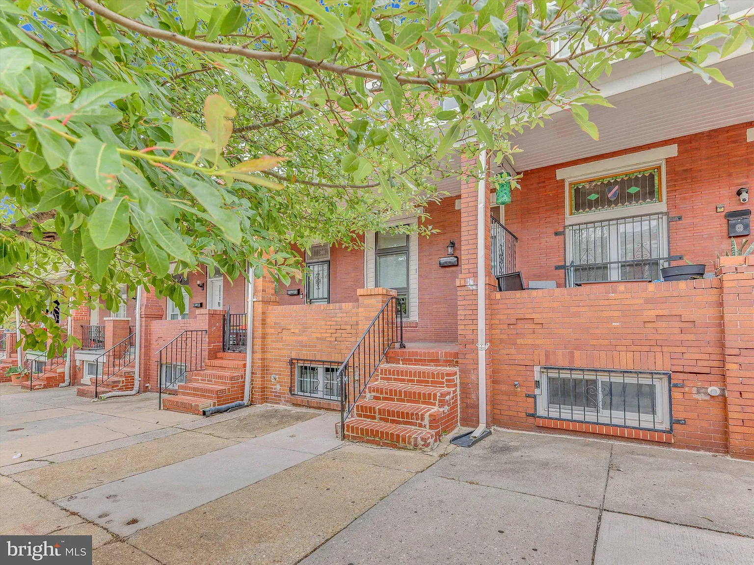 3 bed, 1.0 bath, 1260 sqft, $1,900 — Photo 3