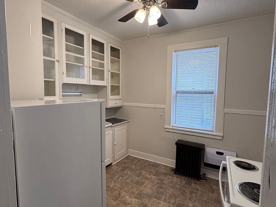 2nd image of 81 Dewitt St #2