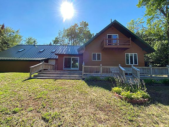 View of back of house/deck