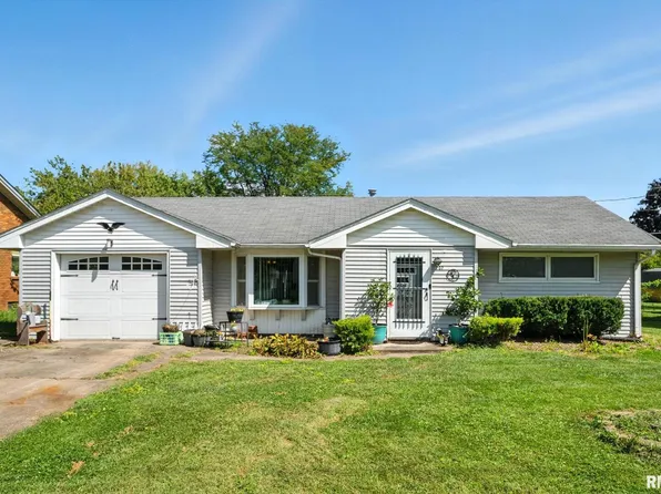 707 N Mississippi St, Blue Grass, IA 52726