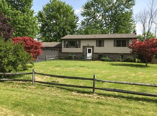 81 Wellington Dr, Rochester, NY 14623