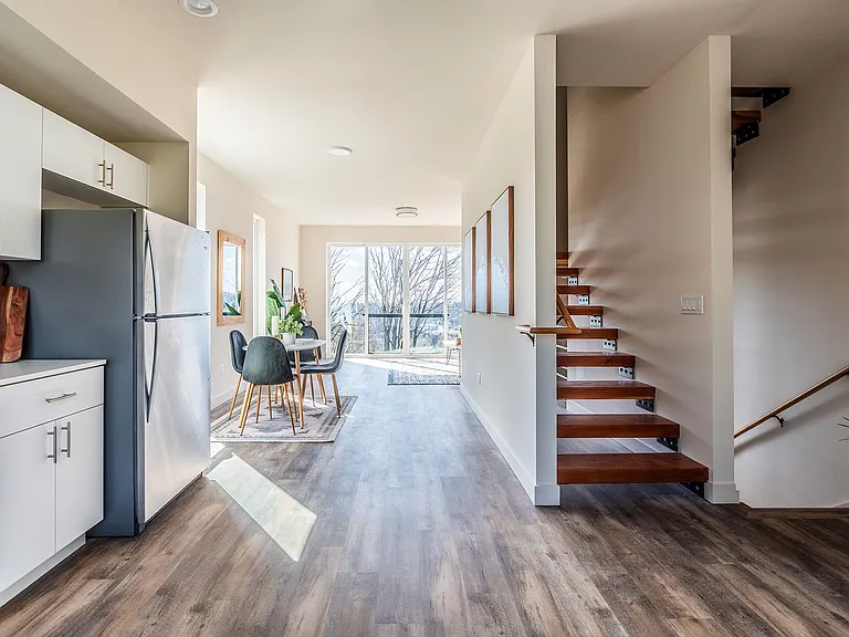 Skyridge Townhouses — Photo 28