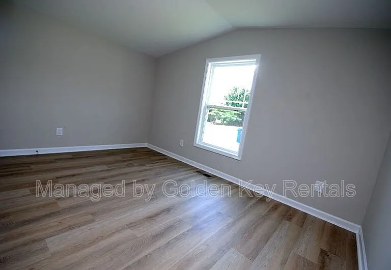 106 Lindsey Brooke Ln — Photo 7