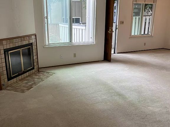 3rd image of 677 Blackford Ct
