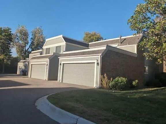 3rd image of 2915 S Lansing Way