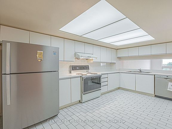 4th image of 5 Kenneth Ave #907