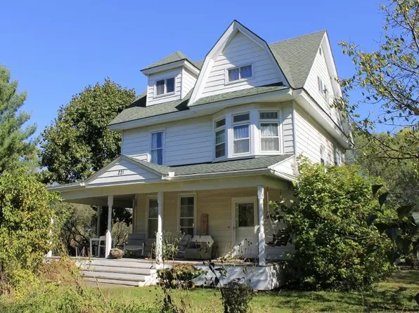 221 South Winsted Street, Spring Green, WI 53588