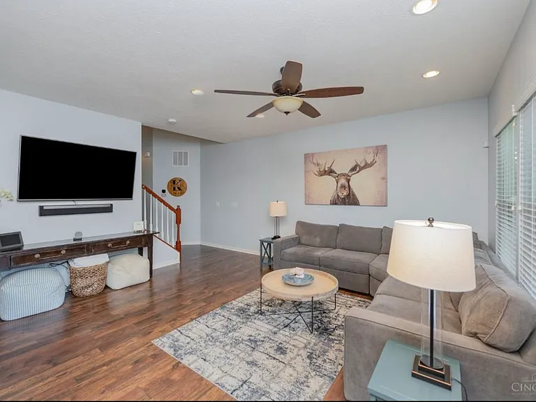 3337 Crescent Falls Way — Photo 5
