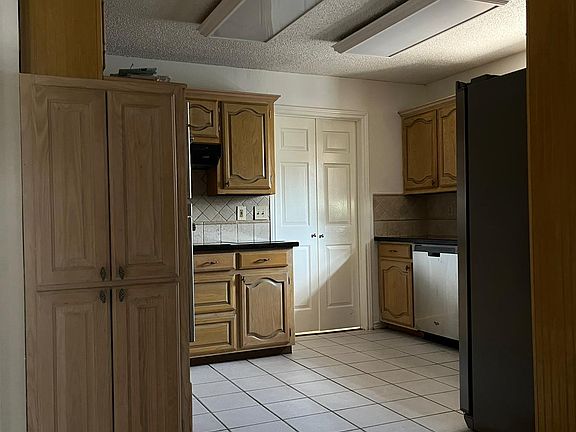4th image of 5005 Montego Bay Dr