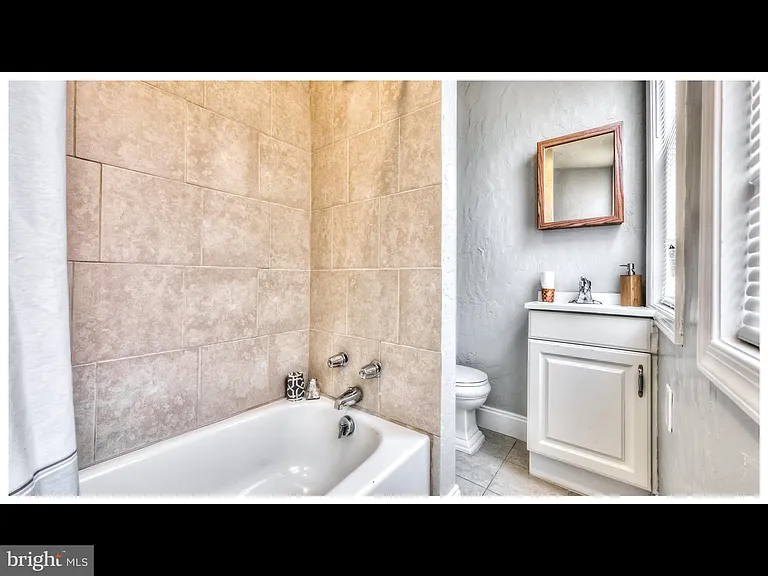 1209 S Ellwood Ave — Photo 25