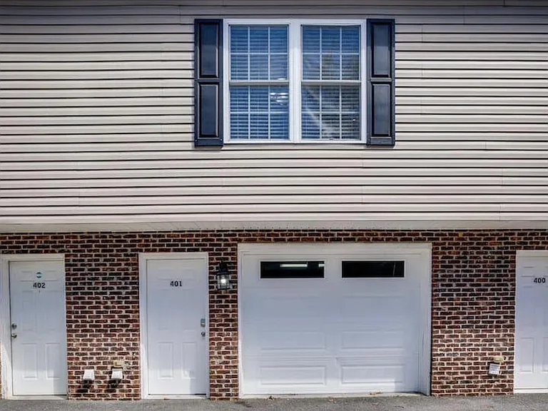 169 E Grand Ave #401 — Photo 2