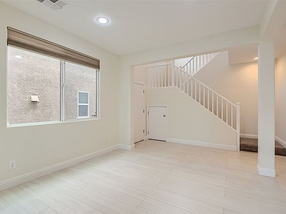5th image of 10846 Hunters Green Ave