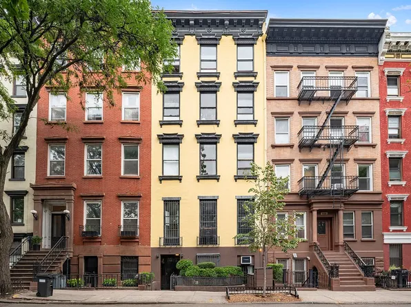307 E 10th St, New York, NY 10009