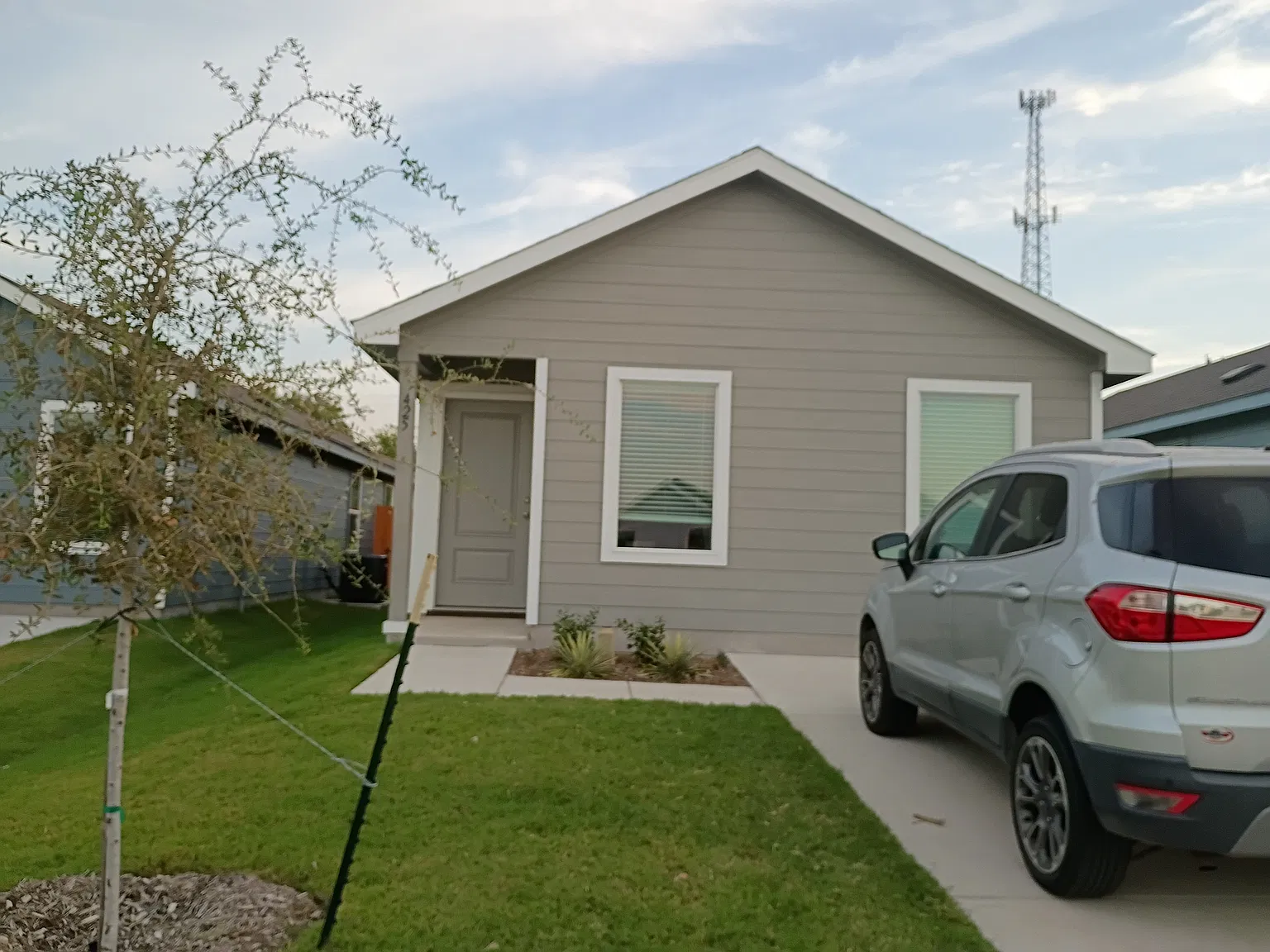 3 bed, 1033 sqft, $1,475 — Photo 1