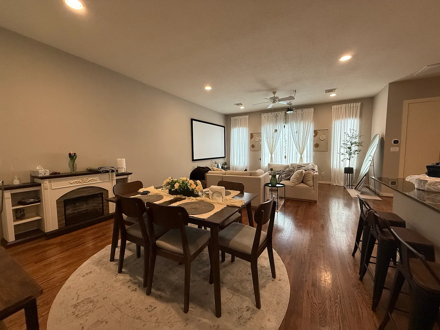 4422 Center St — Photo 3
