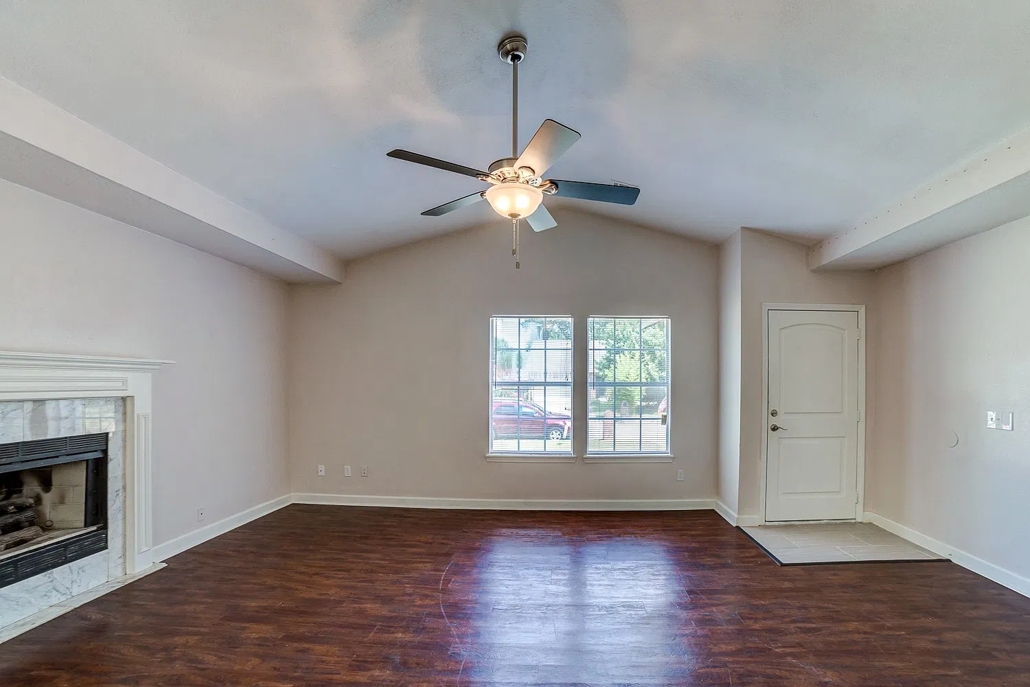 3 Bed | 2 Bath in Bixby! — Photo 4