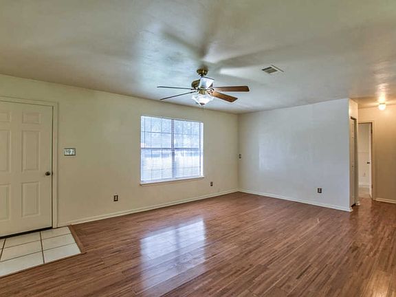 5th image of 6808 Chisholm Ct W