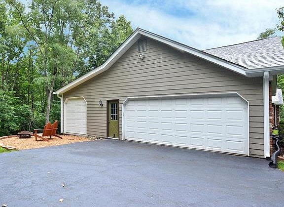 4th image of 1412 Prairie Rose Ln