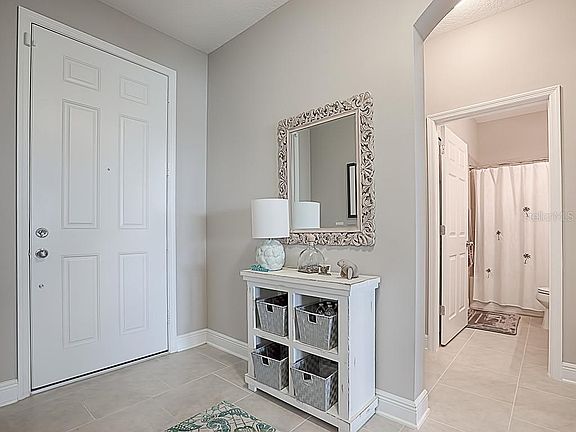 5th image of 421 Blue Cypress Dr