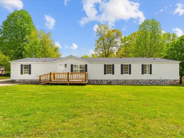 352 Saddle Horse Cir, Tunnel Hill, GA 30755