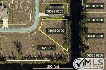 ***OVER 1/3 ACRE***14,674 SQ. FT***163 FT OF WATERFRONT ENJOYMENT***THE 80 FT WIDE CARNAVAL CANAL RU